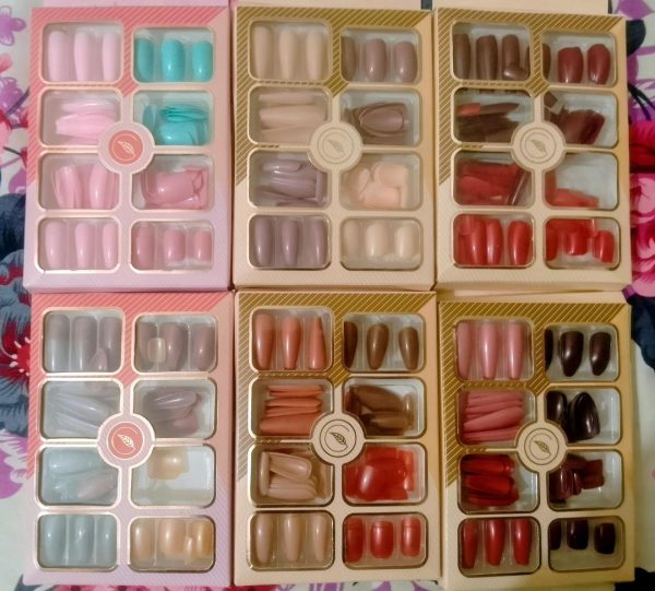 96 Pcs Fake Nails Set