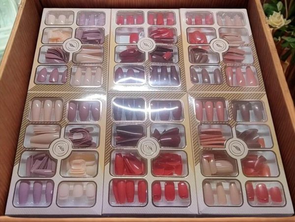 96 Pcs Fake Nails Set
